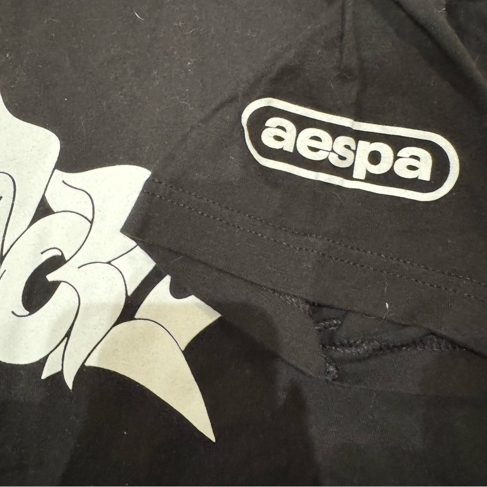 Aespa Concert Tee size Large black  Crewneck T‑Shirt band merch - Picture 4 of 5